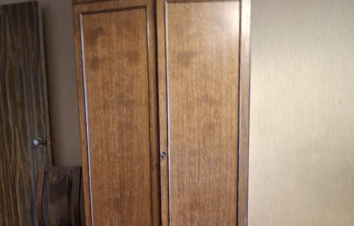 Отдам даром 2 кресла и 2 шкафа