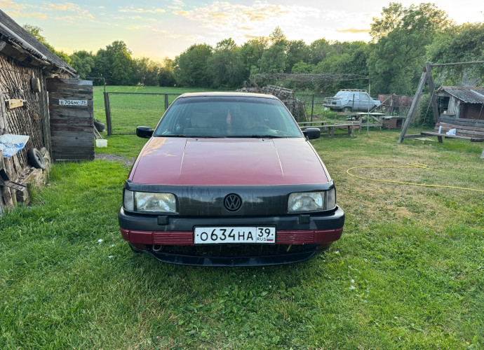 Volkswagen Passat, 1990