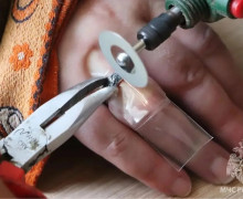В Калининграде спасатели освободили девушку от застрявшего титанового кольца