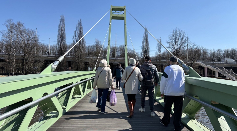 Философский мост на остров Канта стал частью повседневной жизни Калининграда