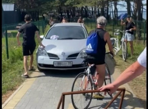 В Куликово вооружённый ножом водитель вступил в конфликт с велосипедистами