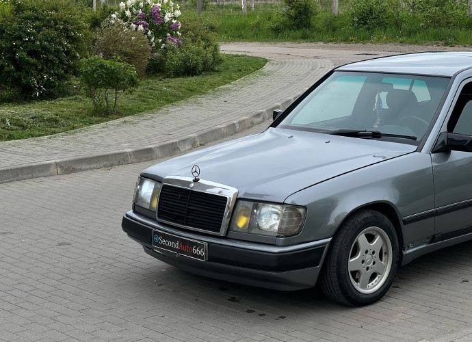 Mercedes-Benz W124, 