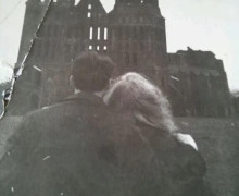 Спустя 54 года: калининградская пара повторила снимок у Кафедрального собора