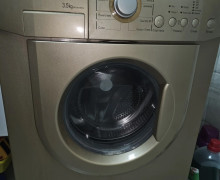 Отдам рабочая только при стирки подтекает!
