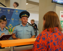 В калининградском аэропорту начали проверять долги у пассажиров