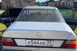 Mercedes-Benz W124, 1990