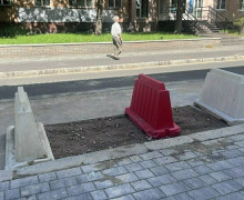 На улице Генерала Галицкого в Калининграде ликвидировали провал, в который провалился автомобиль