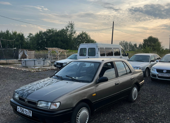 Nissan Sunny, 