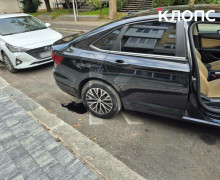 На улице Генерала Галицкого в Калининграде ликвидировали провал, в который провалился автомобиль