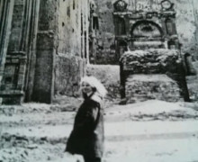 Спустя 54 года: калининградская пара повторила снимок у Кафедрального собора