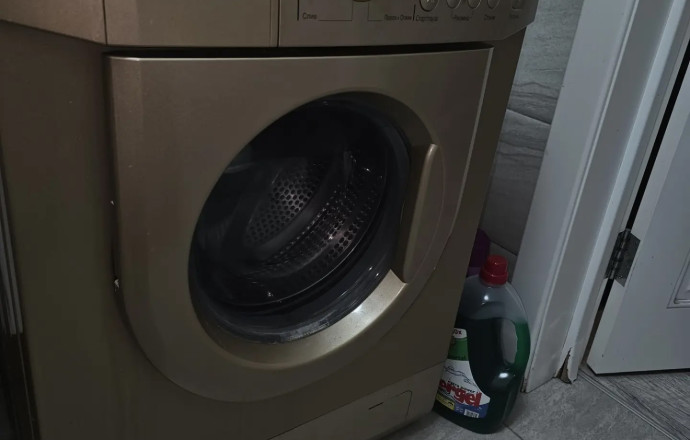 Отдам рабочая только при стирки подтекает!