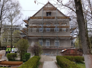 Благоустройство территории у Дома семьи на улице Леонова запланировано в Калининграде