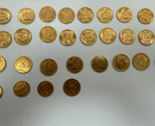 В аэропорту Домодедово у пассажира изъяли клад из старинных французских монет