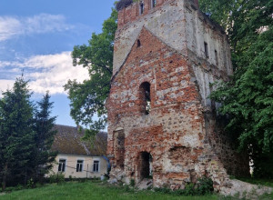 Руины кирхи Гольдбаха в Славинске: история и современное состояние