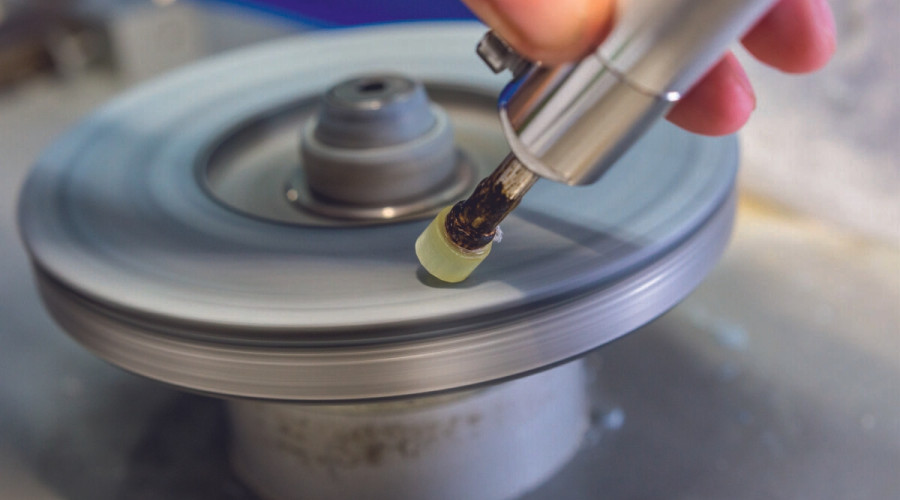 Калининградский янтарный комбинат нарастит выпуск продукции с алмазной огранкой