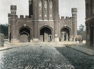 Королевские ворота Кёнигсберга: сопоставление исторического снимка 1910 года и современного вида