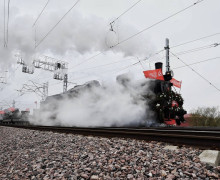 Поезд Победы прошел по новому мосту в Калининграде