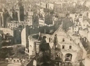 Вид с замковой башни на руины Кёнигсберга: 1945–1950 годы