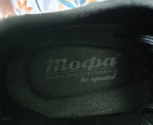 Продам кроссовки р. 37