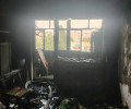 В Прибрежном пожарные вывели из горящего дома троих подростков и спасли животных