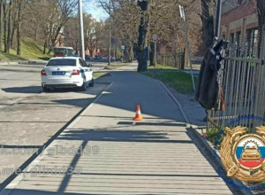 На Литовском валу водитель электросамоката сбил женщину и скрылся