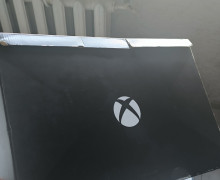 Продаю Xbox One X 1TB с играми