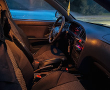 Hyundai Elantra, 2002