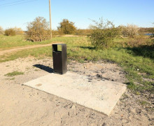 Неизвестные повредили зону отдыха на побережье Калининградского залива и похитили два мангала