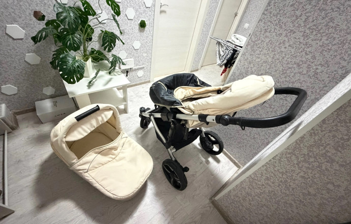 Продам коляску 2 в 1