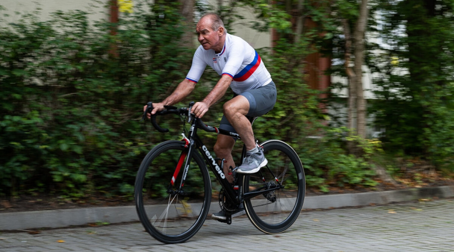 69-летний калининградец Сергей Фадеев стал чемпионом России по велоспорту
